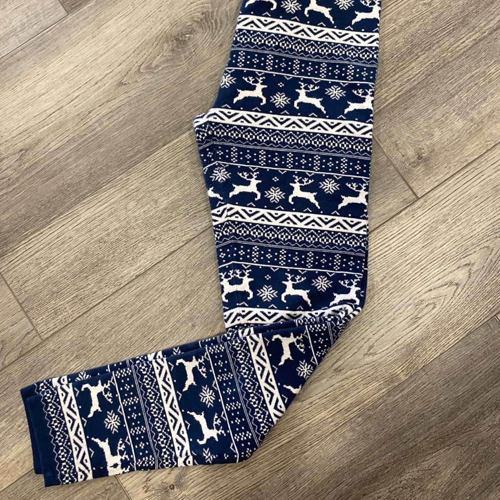 f21 Reindeer leggings